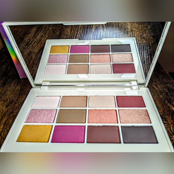 5/75$ JOUER COSMETICS Rose Gold Shimmer Palette - Picture 6 of 16